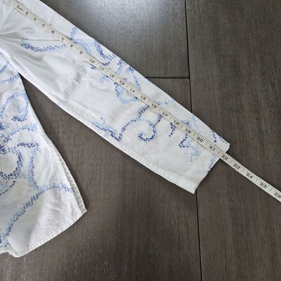 Chico's Cross Stich Embroidered White Button Up Top Blouse Size 0 Small - Picture 4 of 10
